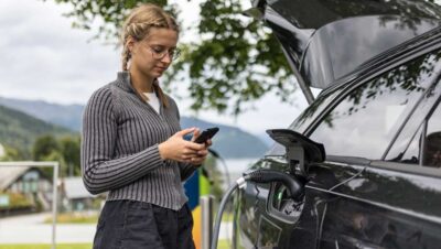 Seguros para coches eléctricos: Coberturas específicas para baterías y puntos de carga