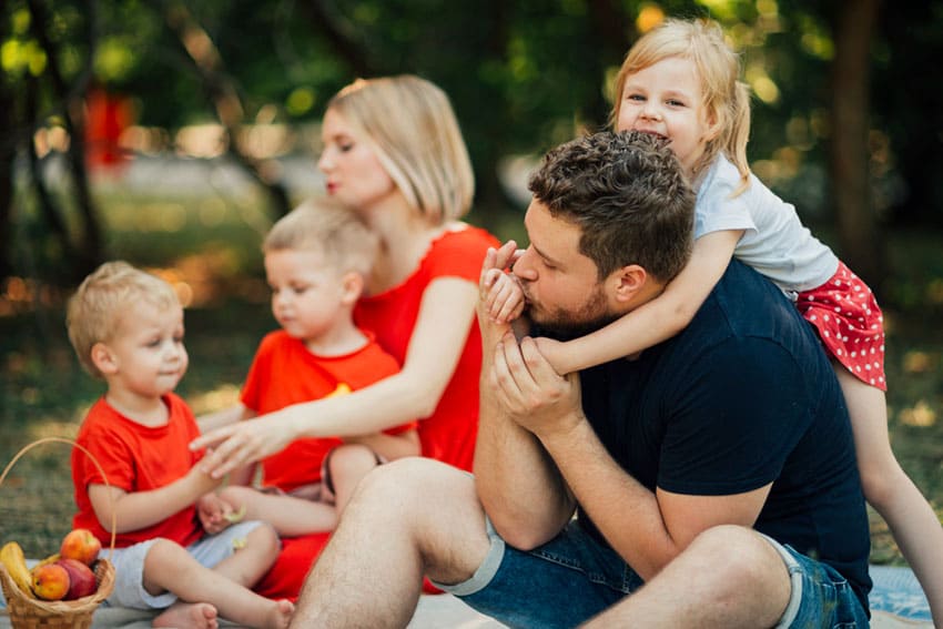 Comparativa de seguros de salud para familias numerosas: Ahorro y beneficios 1 Comparativa de seguros de salud para familias numerosas: Ahorro y beneficios